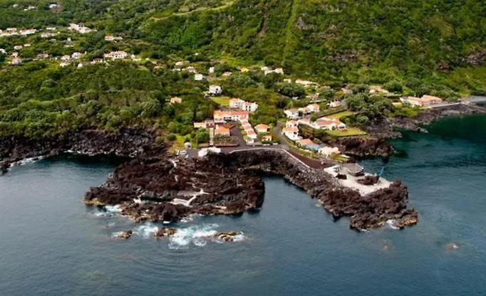 Faial Oceanfront Getaway Al